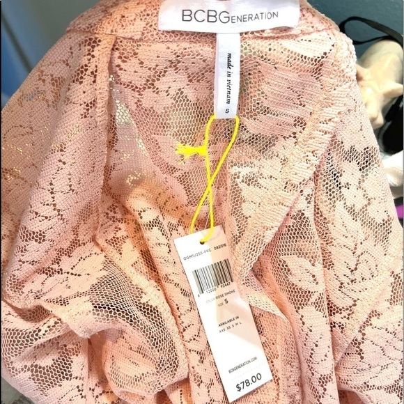 ⭐️NWT,BCBGeneration, Soft Pink Sheer Lace Top, Gorgeous Crossed, Lose-Back, S - Picture 3 of 12